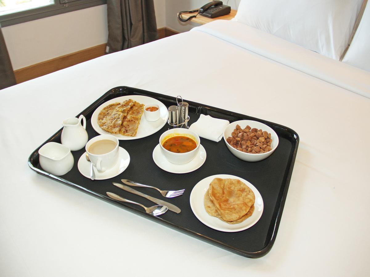 Oyo 11593 Hotel Aman Guest House Ню Делхи Екстериор снимка