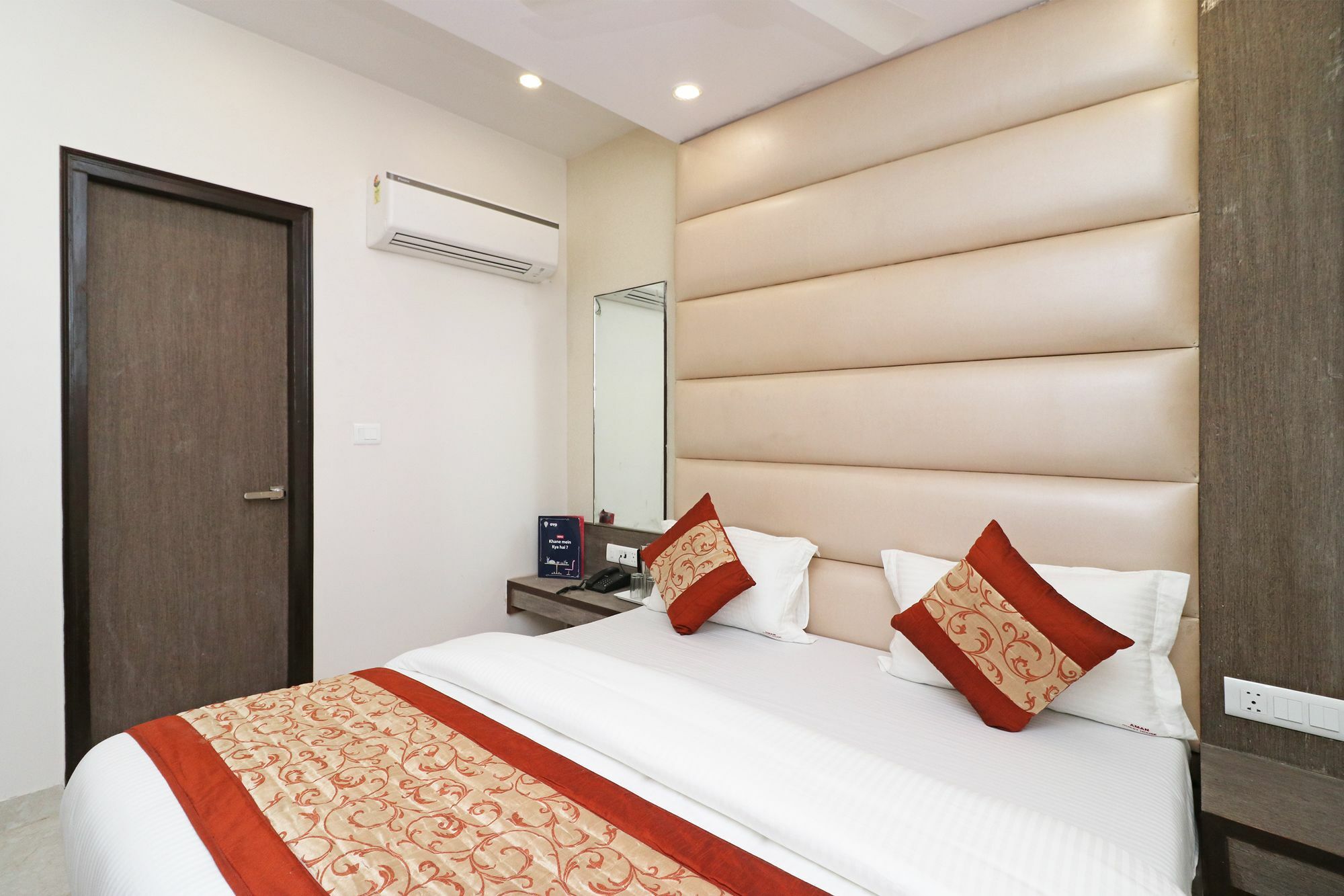 Oyo 11593 Hotel Aman Guest House Ню Делхи Екстериор снимка